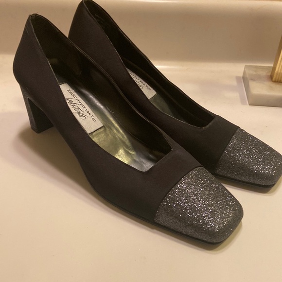 Lord & Taylor Shoes - Vintage Lord & Taylor sequin shoes